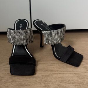 NEW Gianni Bini Black and Silver Fringe Heels